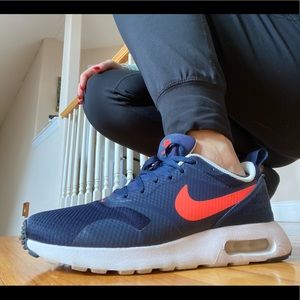 Nike sneakers womens size 9